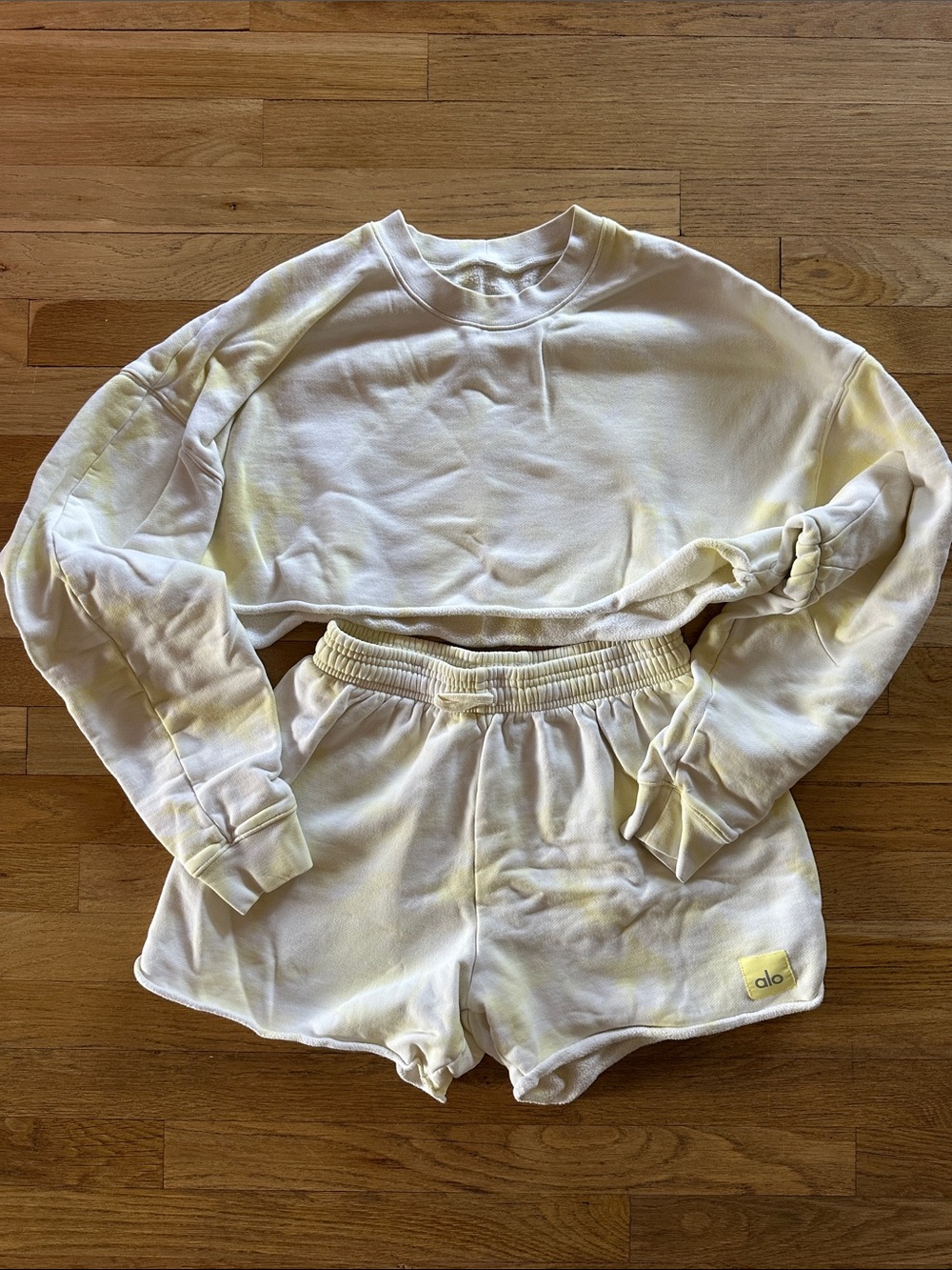 ALO Yoga Tie-Dye Cropped Sweatshirt & Shorts Set